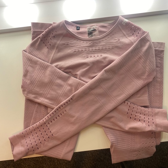 Gymshark 2 piece set - Picture 2 of 4